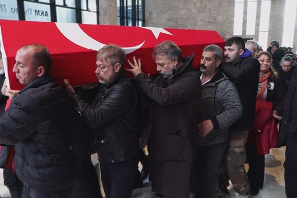 Tiyatronun Sessiz Çığlığı: Ahmet Levendoğlu Hayatını Kaybetti
