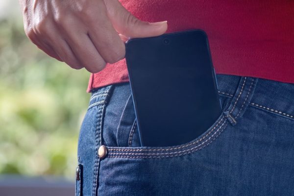 Uzmanlar Uyarıyor: Cepte Taşınan Telefon Erkek Sağlığını Tehdit Ediyor!